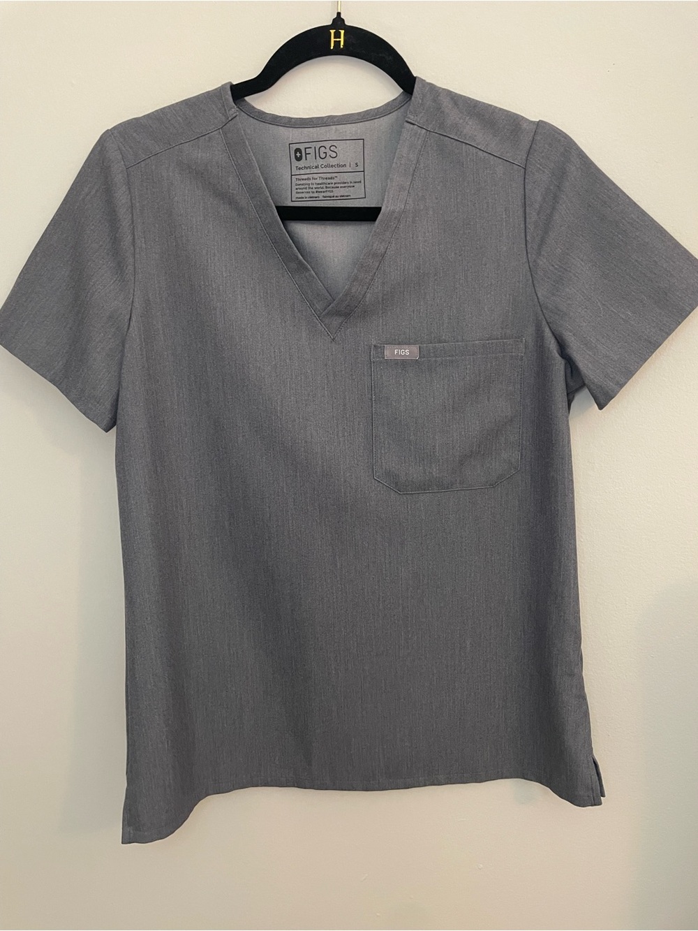 Figs Kids Gray Pajama Set with Teal Drawstrings - Picture 2 of 7